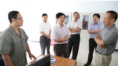 杨副省长参观HRA研发中心