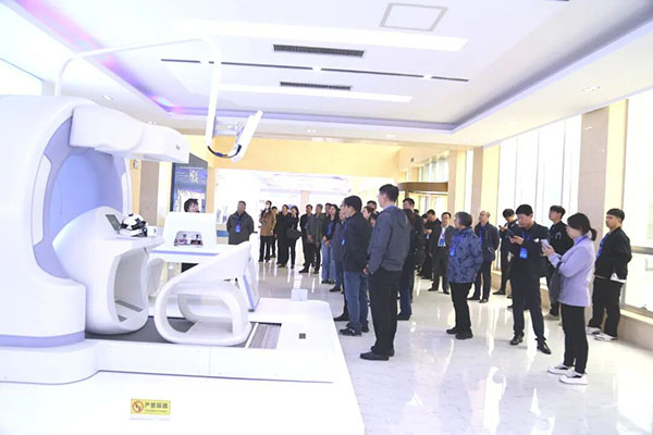 “留学报国 智汇港城”欧美同学会走进惠斯安普参观考察